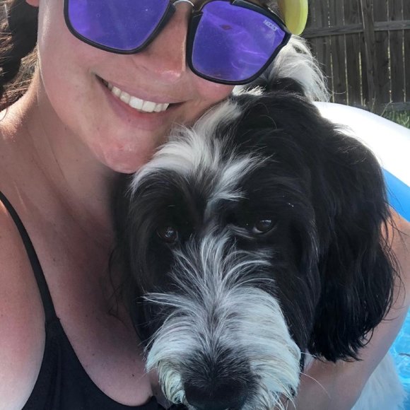 Meet your Posher, Courtney - Picture 3 of 3